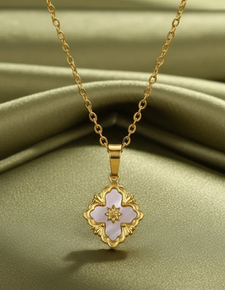 Dubai clover necklace #105