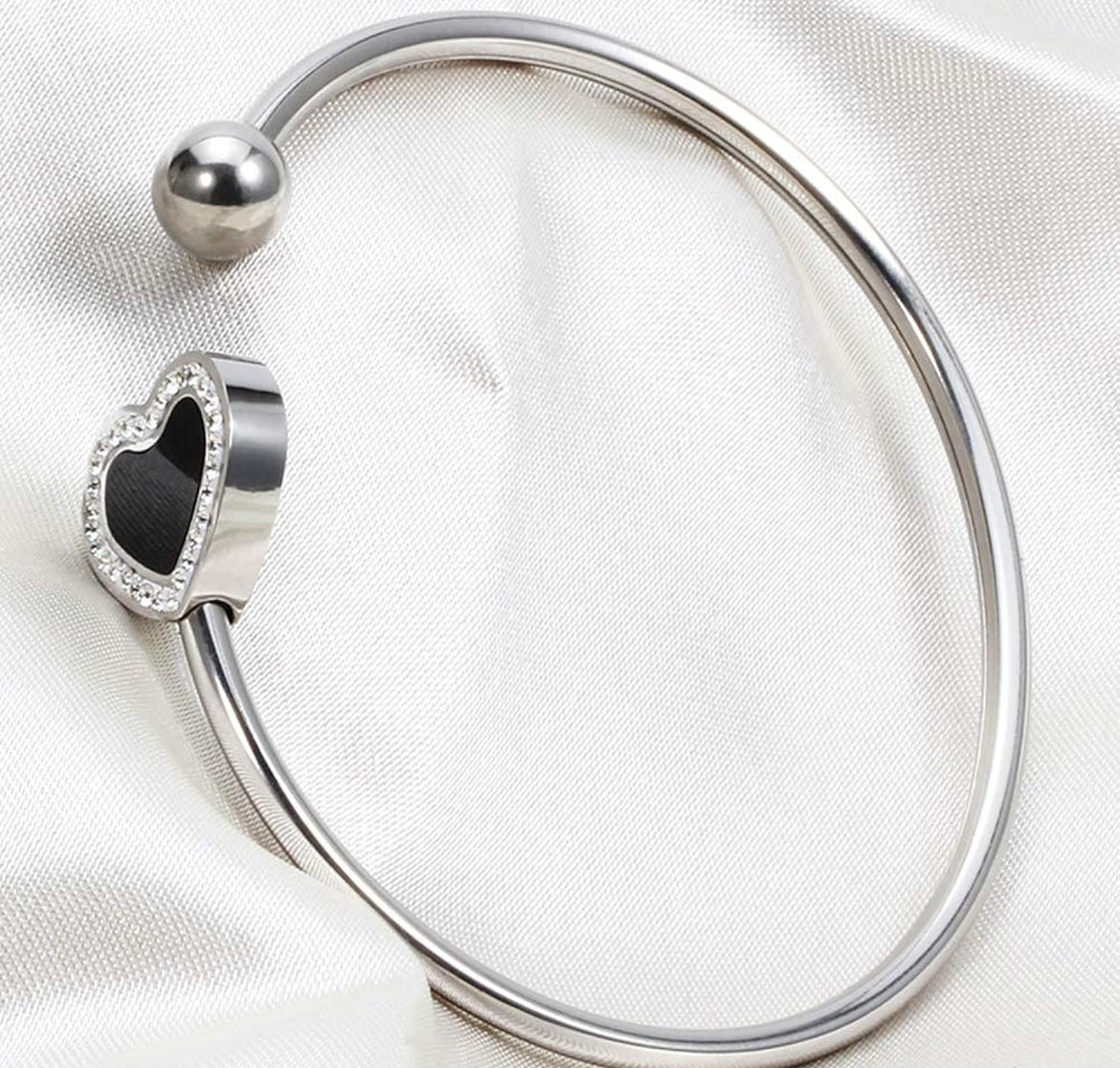 Black heart 🖤 open bangle #68