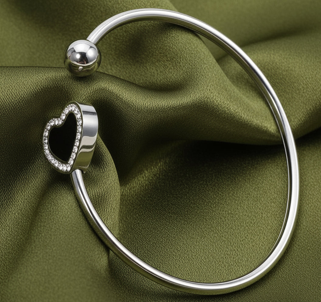 Black heart 🖤 open bangle #68