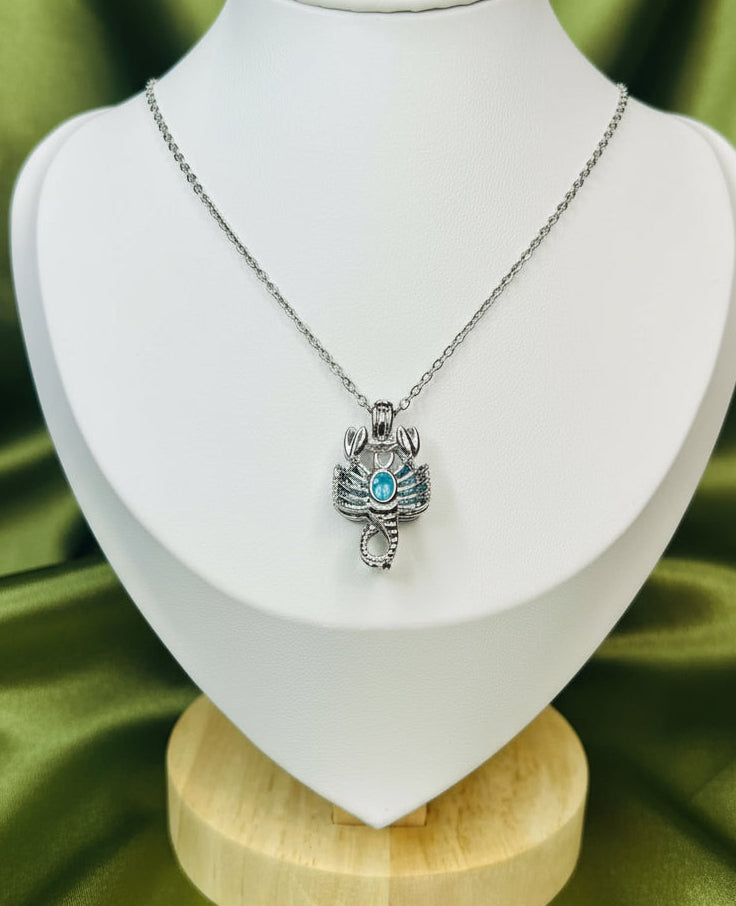 Escorpio ♏️ includes-Cage,oyster with pearl inside,necklace and 🆓 gift 💝