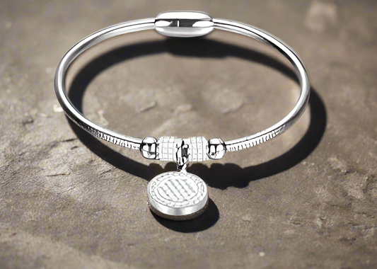 89) Charm silver magnetic bracelet
