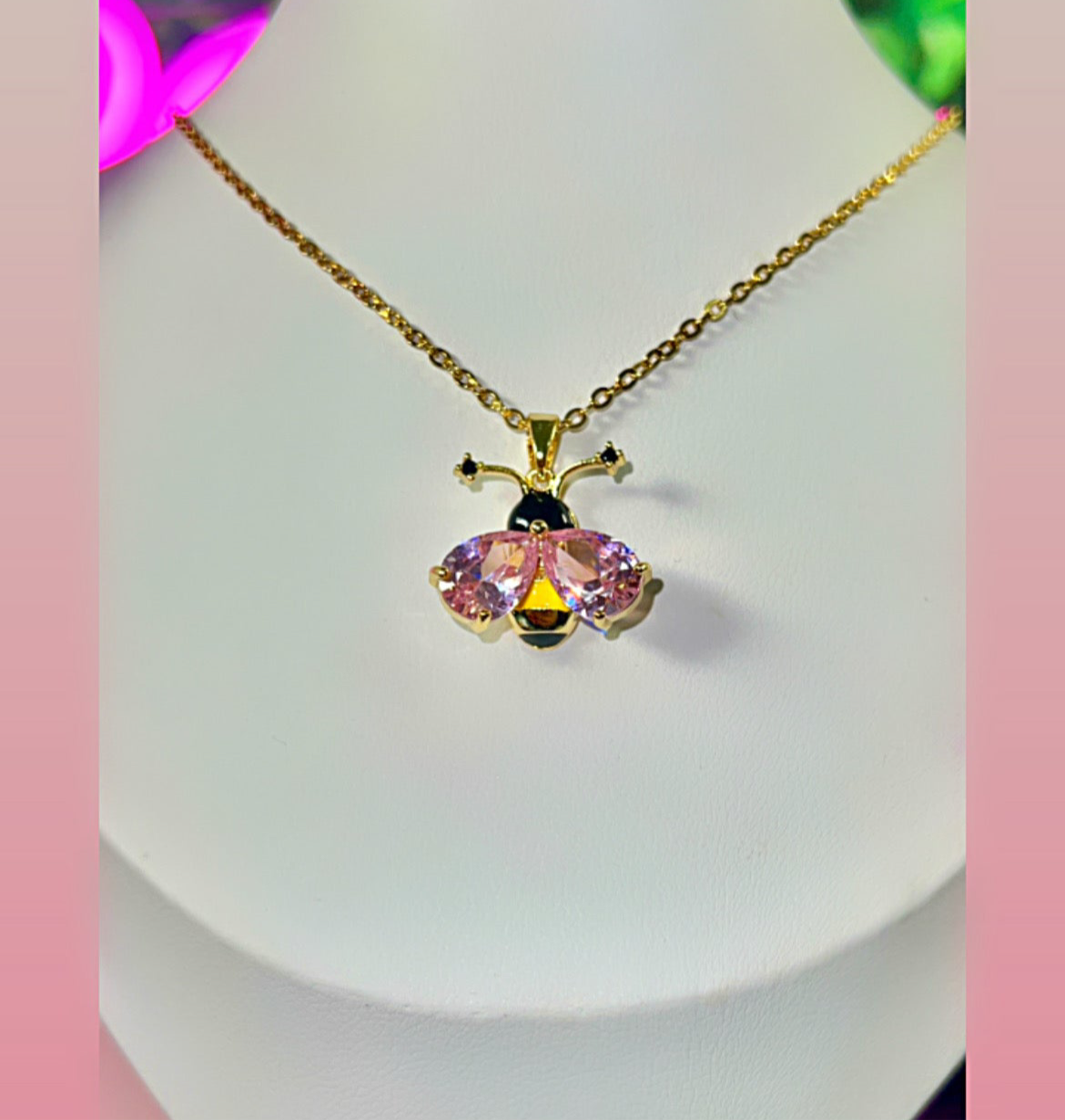 Bee 🐝 crystal necklace #107