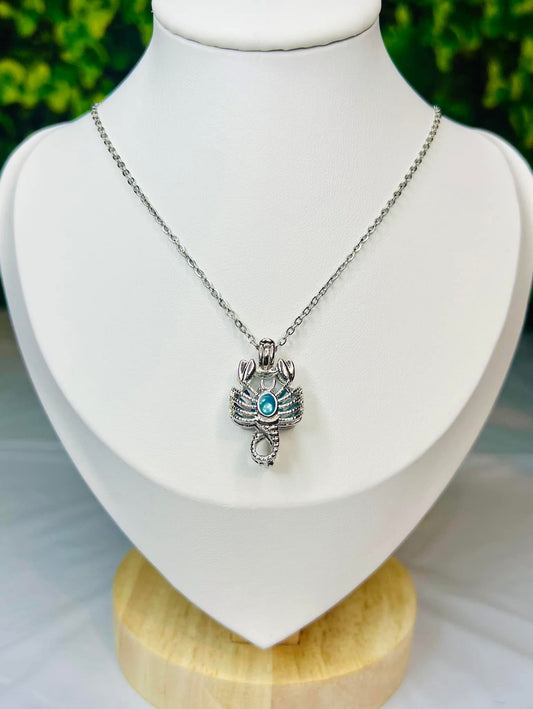 Escorpio ♏️ charm necklace- incluye ostra 🦪 con la perla-charm-y cadena más regalo sorpresa 💝
